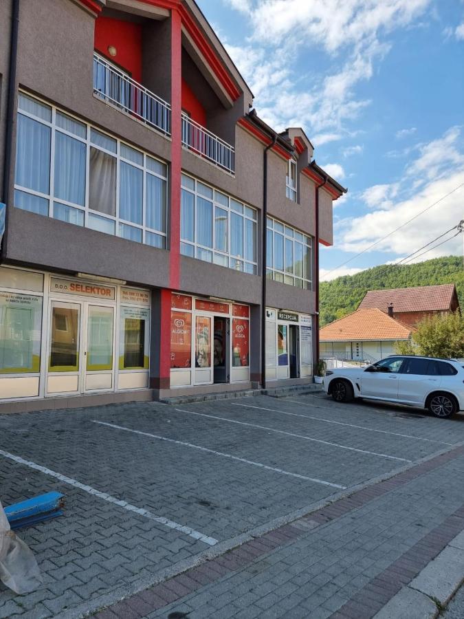 Apartmani Selektor Bijelo Polje Ngoại thất bức ảnh